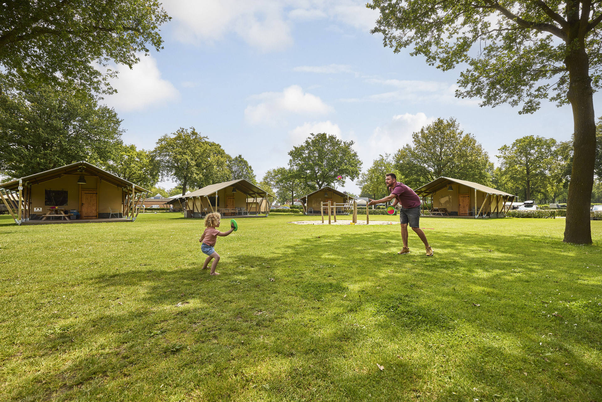 Kies uit het aanbod van ruim 500 vakantieparken in Nederland en óók over de grens