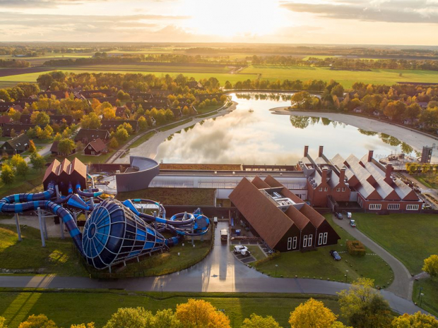 10 Vakantieparken in Nederland met een Spectaculair Subtropisch Zwembad